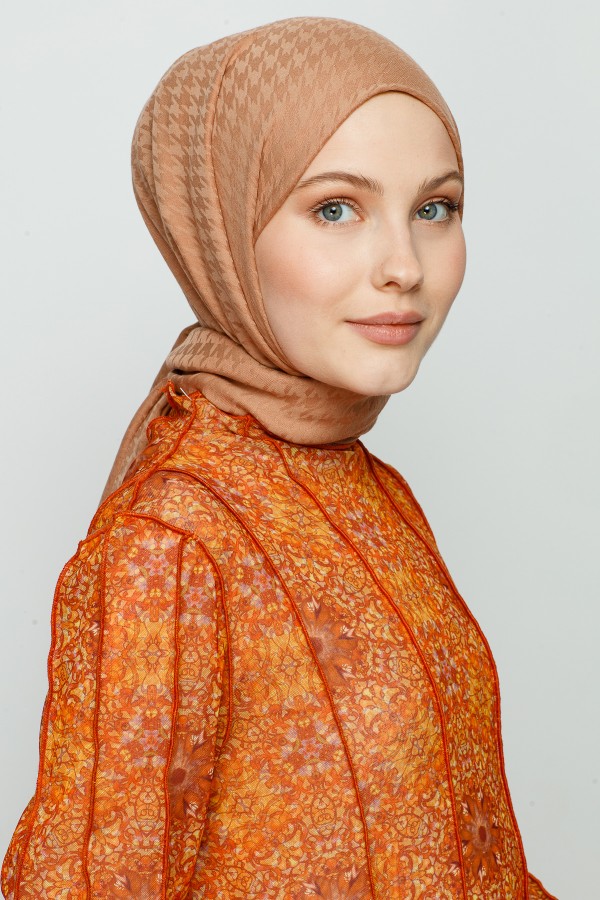 VALORSCARF - BİSKÜVİ BEJİ KAZAYAĞI DESEN ŞAL