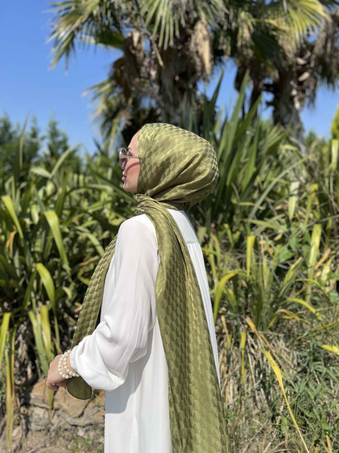 ÇAM YEŞİLİ QOZA DESEN İPEKSİ JAKAR ŞAL - VALORSCARF (1)