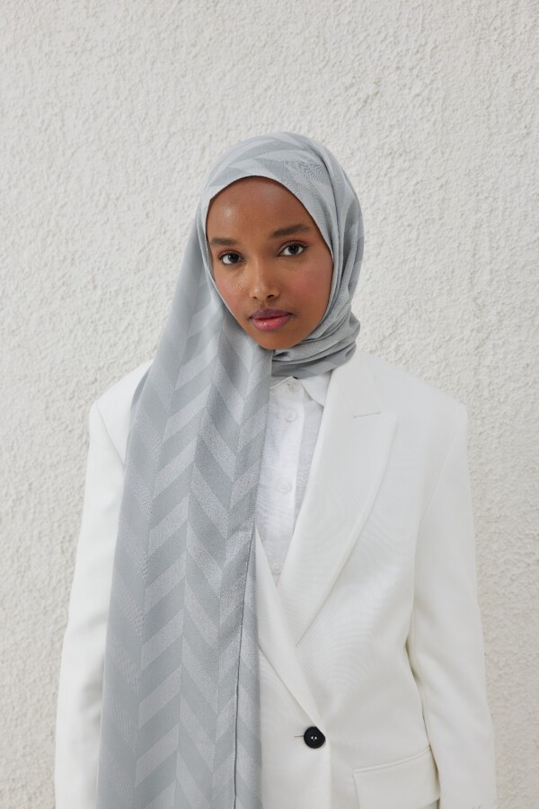 GÜMÜŞ GRİ BALIKSIRTI DESEN JAKAR ŞAL - VALORSCARF (1)