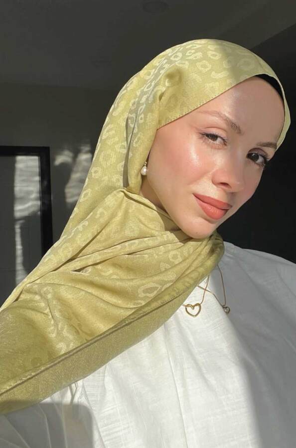 Hilal'in Tercihi Leopar Desen Şal/ Tereyağı Sarısı - (1)