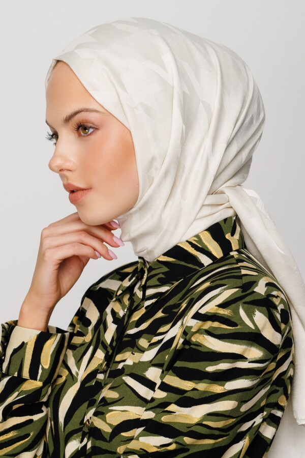 KIRIK BEYAZ KAZAYAĞI DESEN İPEKSİ JAKAR ŞAL - VALORSCARF (1)