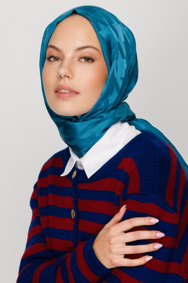 PETROL MAVİ KAZAYAĞI DESEN İPEKSİ JAKAR ŞAL - VALORSCARF (1)