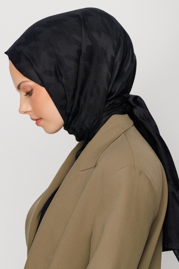 SİYAH KAZAYAĞI DESEN İPEKSİ JAKAR ŞAL - VALORSCARF (1)
